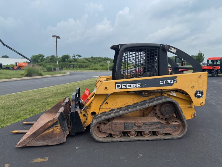 JOHN DEERE TRACK LOADER